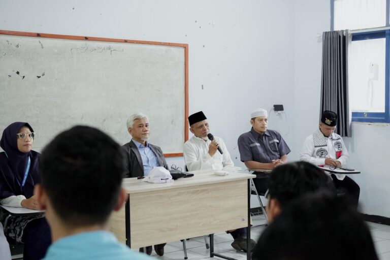 Ketua Senat STAI Al-Fatah: Mahasiswa Harus Kuasai Komunikasi dan Skill Global di Era Modern